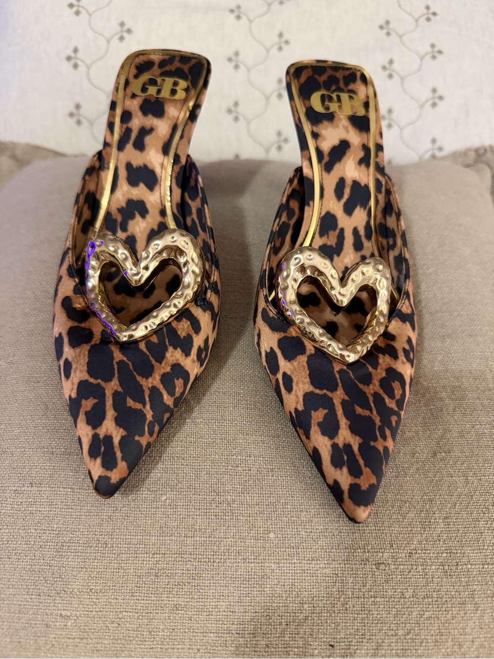 GB NWT Size 5.5 Leopard Print Pointed Mules with Gold Heart Accent
